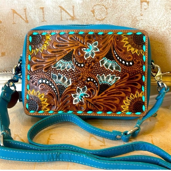 MYRA- BLOOMS ON THE TRAIL HAND-TOOLED BAG - Picture 1 of 4